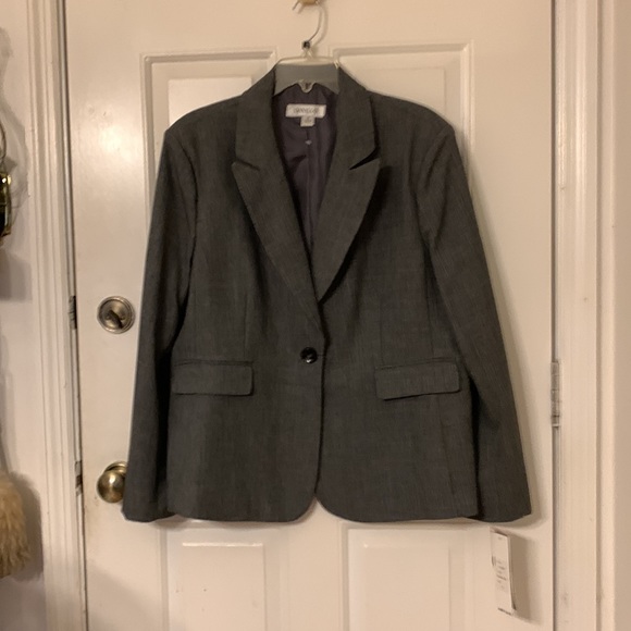 Woman’s Pantsuit,size 18, color Heather Gray, Washable - Picture 2 of 3